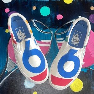 (USED SHOES) FOR SALE ! 5.5 nearly never worn …